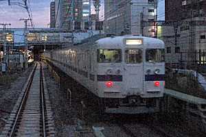 秋葉原の電留線に停車中の415系編成 秋葉原の電留線に停車中の415系編成